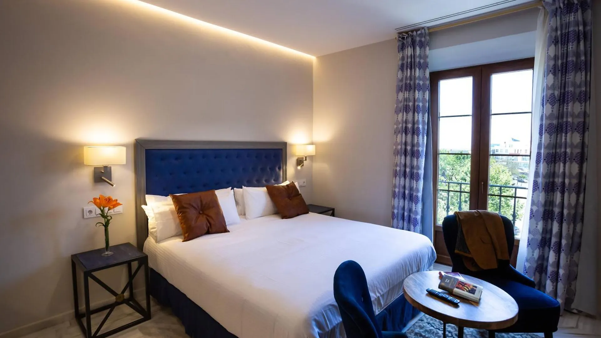 Plazuela Del Carbon Suites contacts