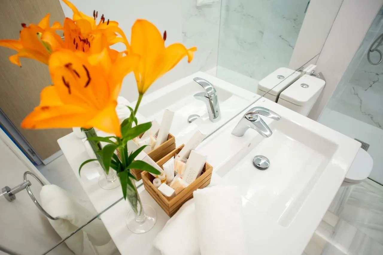 Апарт-отель Plazuela Del Carbon Suites Кадис