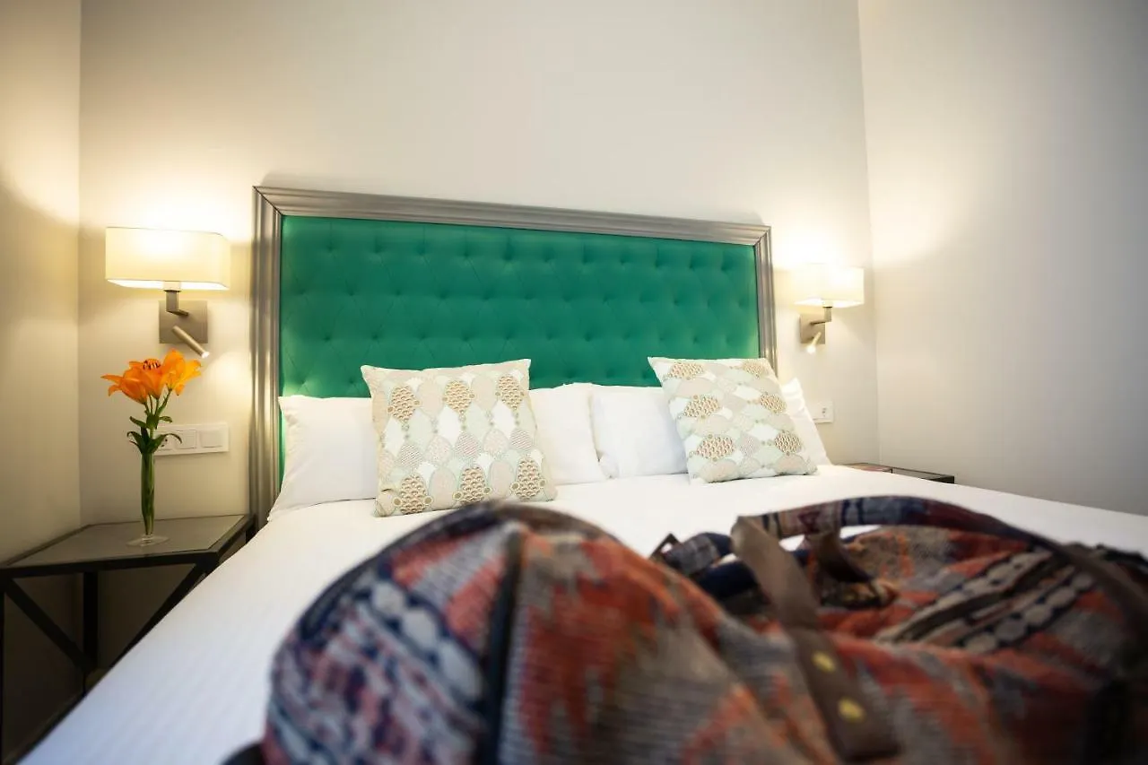 **** Апарт-отель Plazuela Del Carbon Suites Кадис Испания