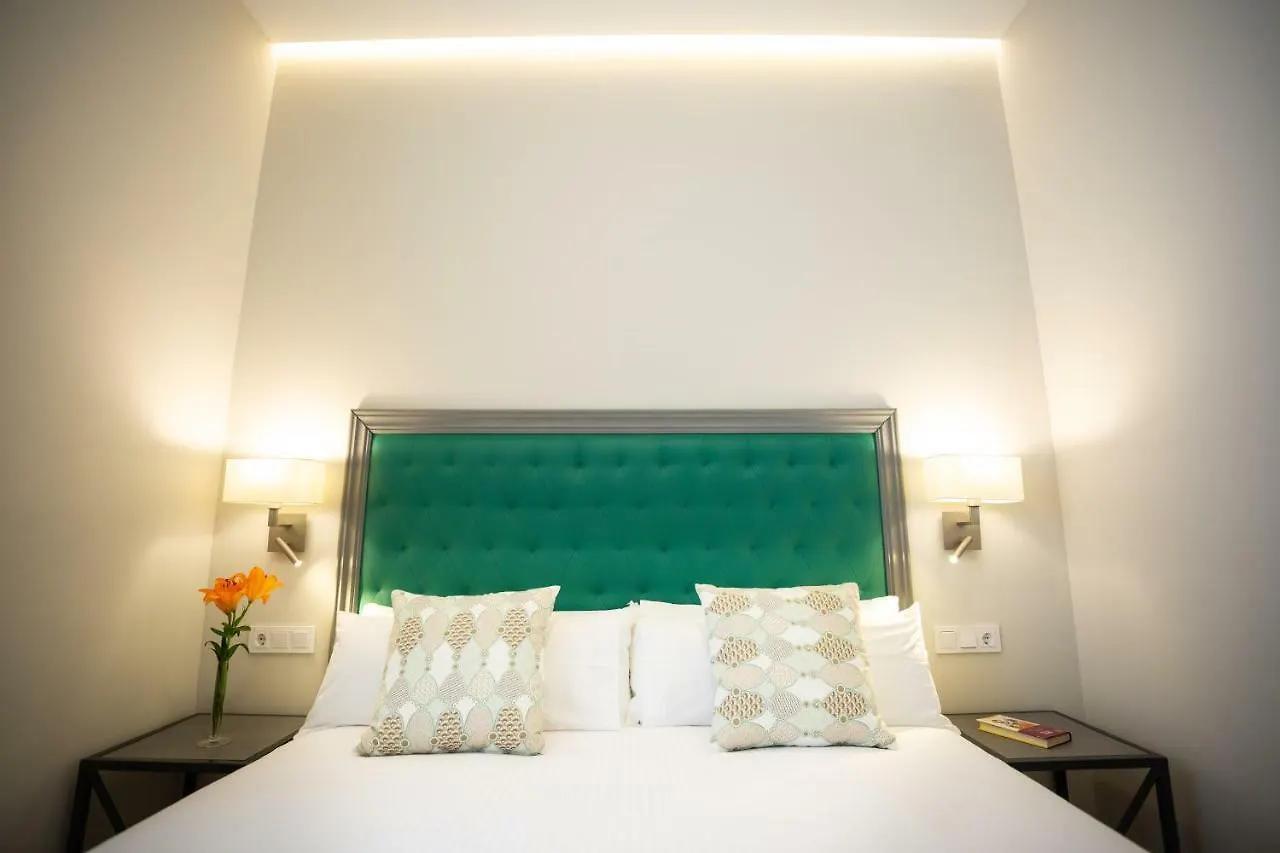 Апарт-отель Plazuela Del Carbon Suites Кадис